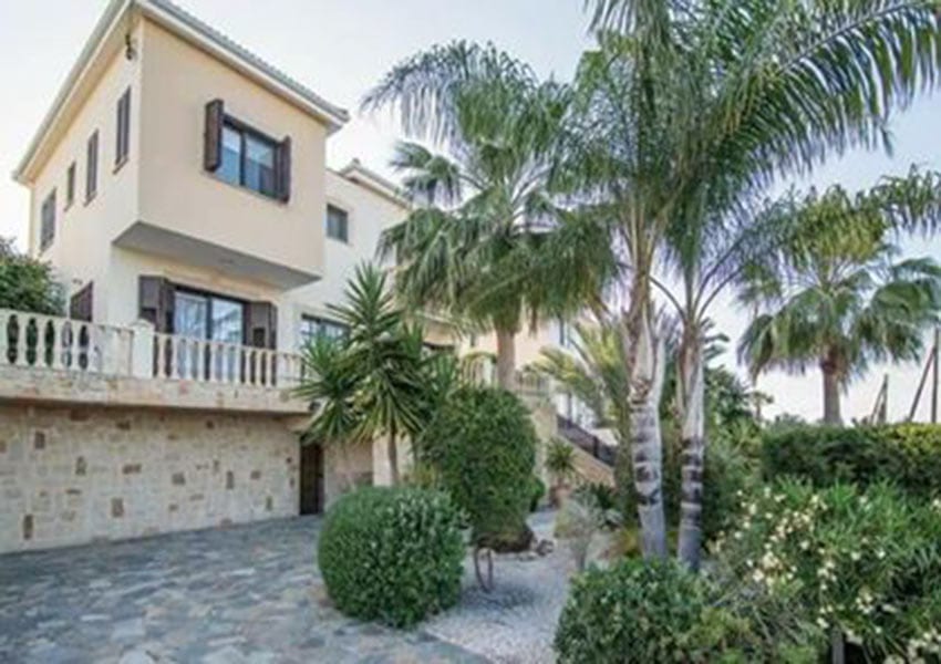 Spacious Villa for sale in Neo Chorio, Latchi Search. Love. Live.