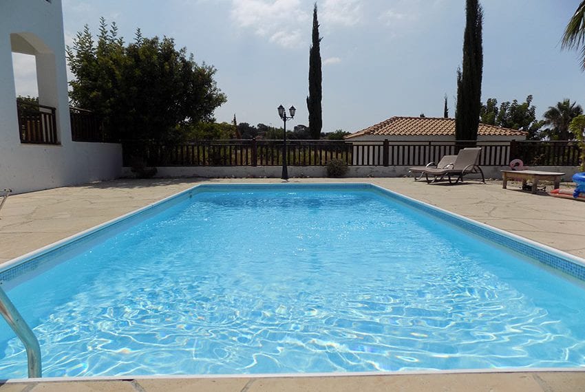2 bedroom townhouse for rent in Peyia, Cyprus