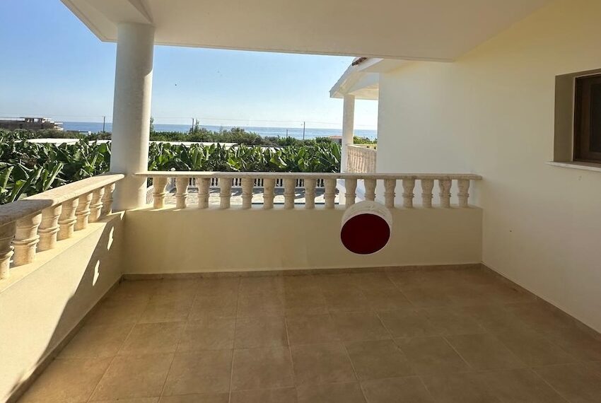 4 bed house for rent Sea caves Paphos_9