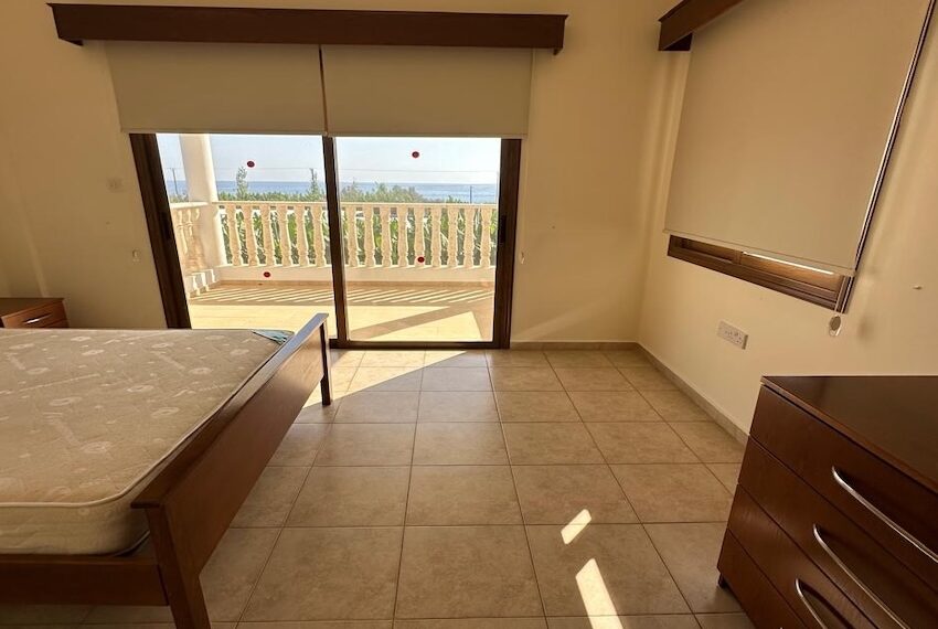 4 bed house for rent Sea caves Paphos_10