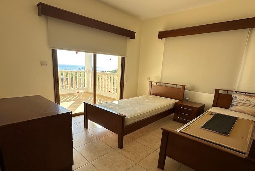 4 bed house for rent Sea caves Paphos_13