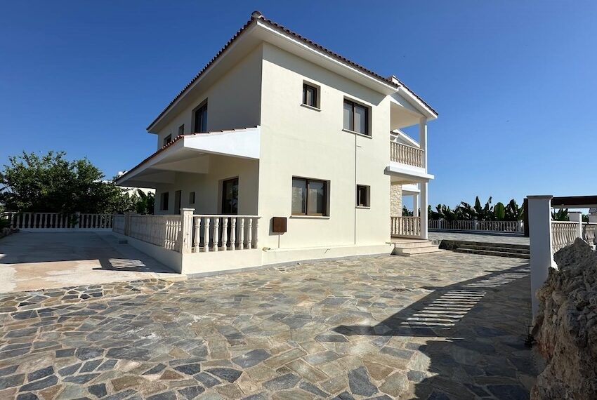 4 bed house for rent Sea caves Paphos_19