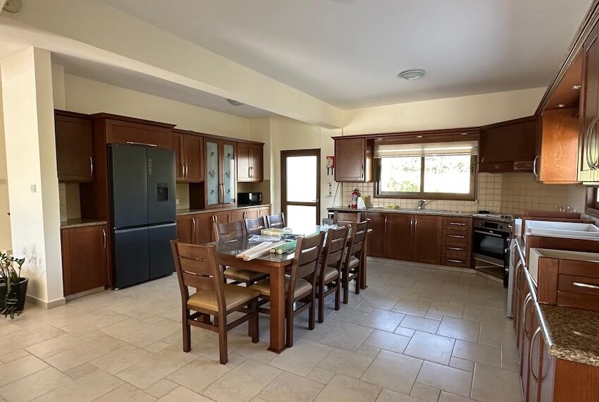 4 bed house for rent Sea caves Paphos_20