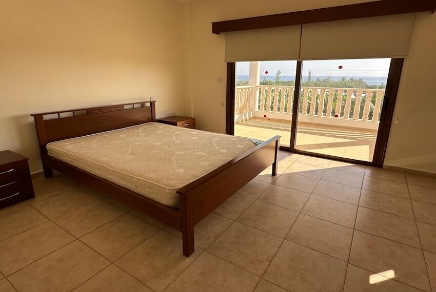 4 bed house for rent Sea caves Paphos_22