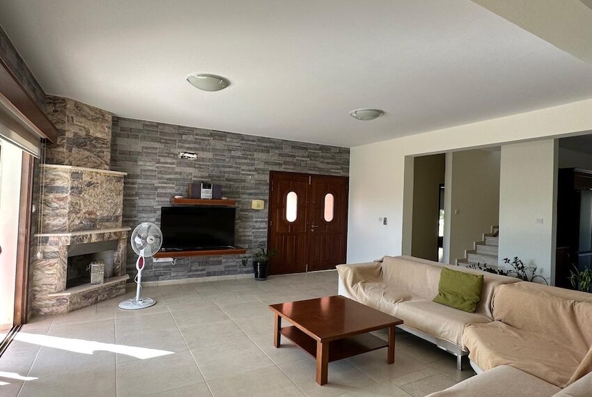 4 bed house for rent Sea caves Paphos_24