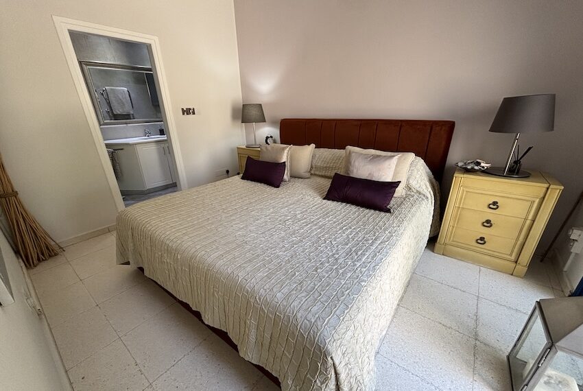 For sale 2 bed garden apartment Paphos_1