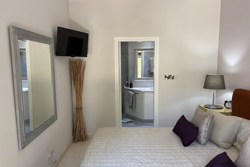 For sale 2 bed garden apartment Paphos_2