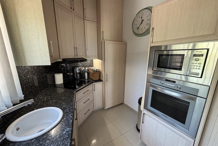 For sale 2 bed garden apartment Paphos_10
