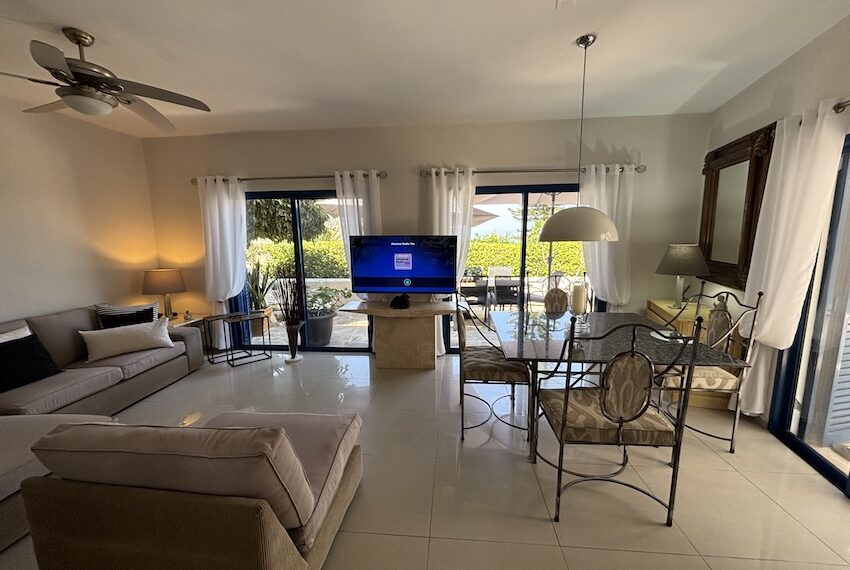 For sale 2 bed garden apartment Paphos_12