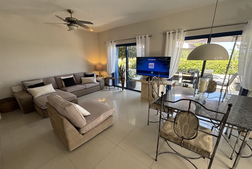 For sale 2 bed garden apartment Paphos_14