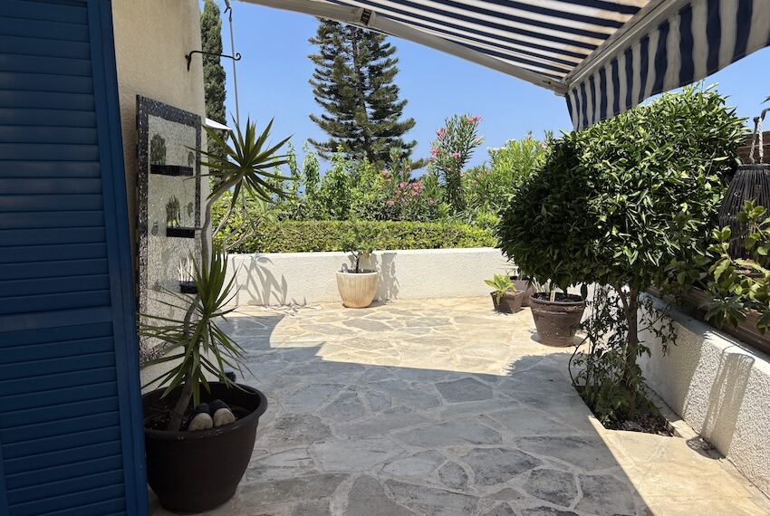 For sale 2 bed garden apartment Paphos_17