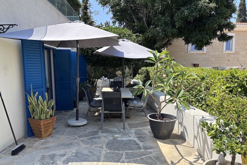 For sale 2 bed garden apartment Paphos_18