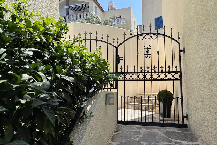 For sale 2 bed garden apartment Paphos_21