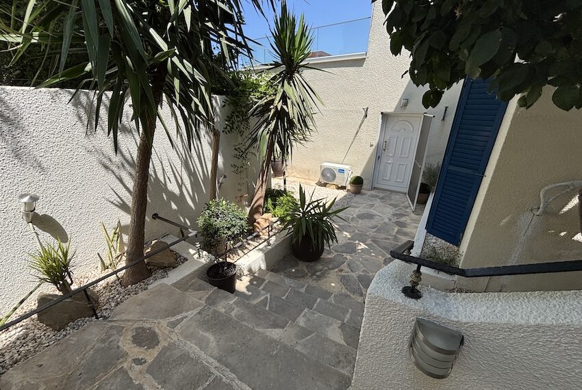 For sale 2 bed garden apartment Paphos_22