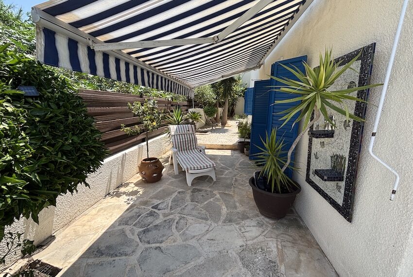 For sale 2 bed garden apartment Paphos_26