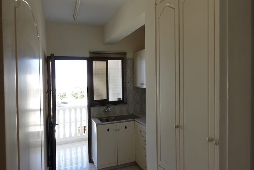 unfurnished 5 bed house for rent emba_27