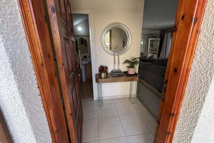 for sale 3 bed hpuse with pool paphos_47