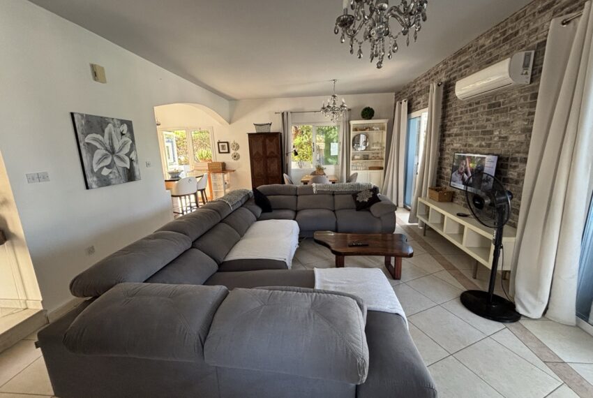 for sale 3 bed hpuse with pool paphos_48