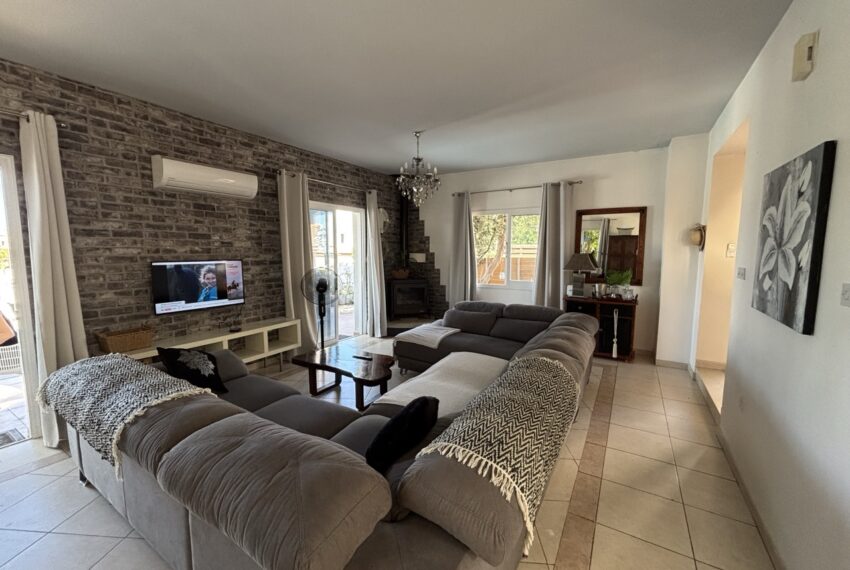 for sale 3 bed hpuse with pool paphos_49