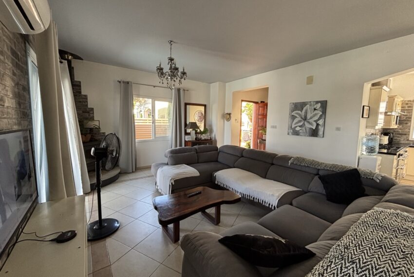 for sale 3 bed hpuse with pool paphos_50