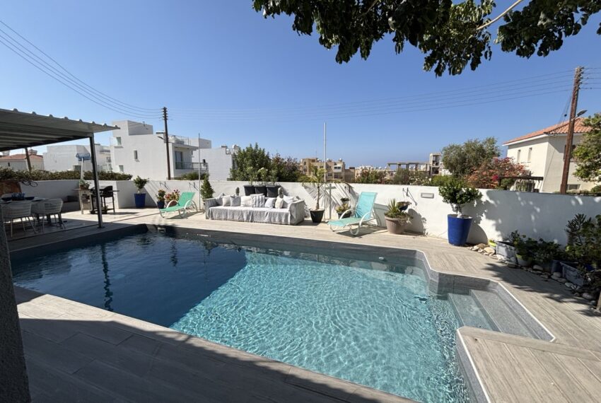 for sale 3 bed hpuse with pool paphos_55