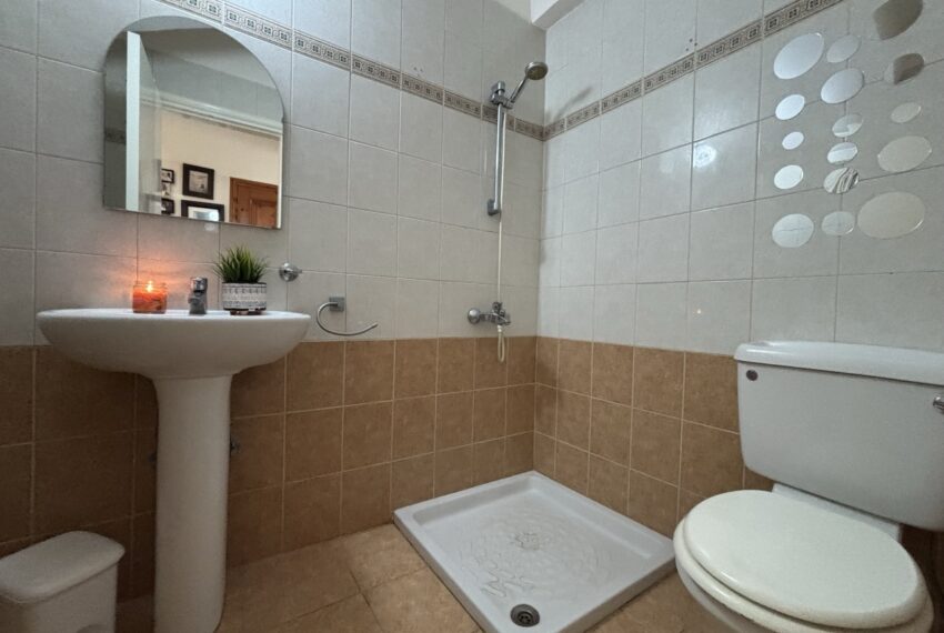 for sale 3 bed hpuse with pool paphos_57