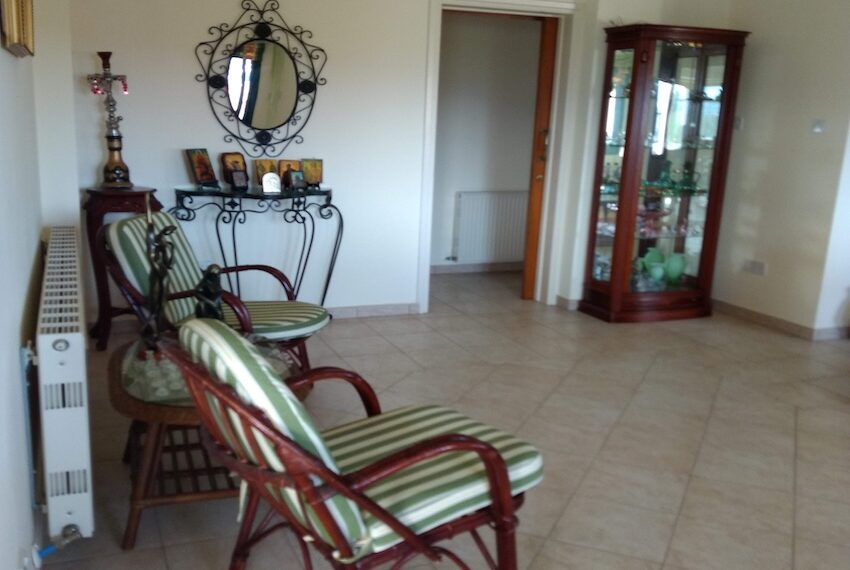 3 bed house for rent in Stroumpi_3