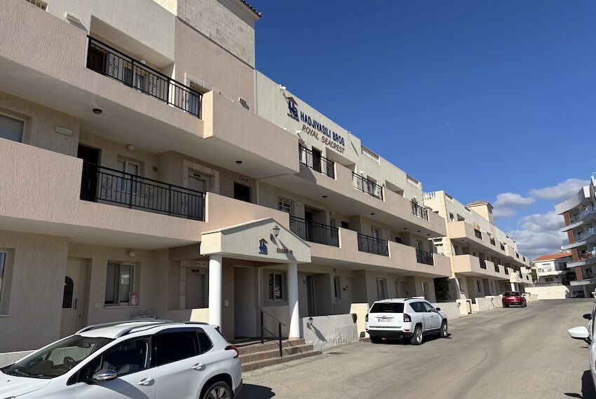 Royal Secrest Paphos 2 bed flat for sale_1