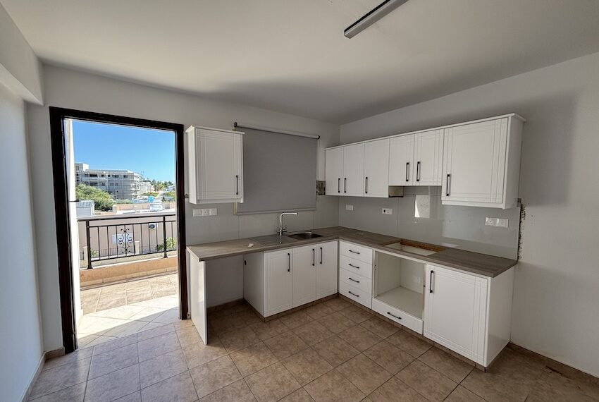 Royal Secrest Paphos 2 bed flat for sale_6