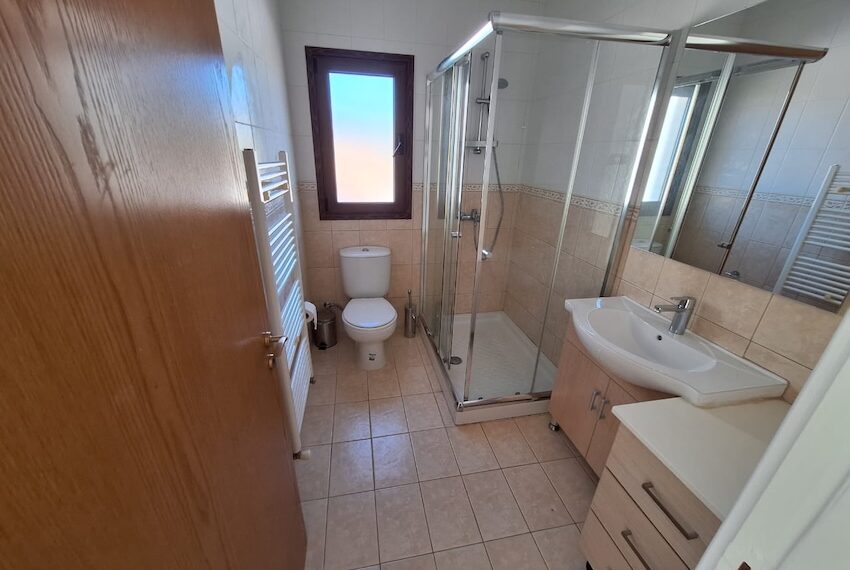 For rent 5 bed villa with pool Tremithousa_2