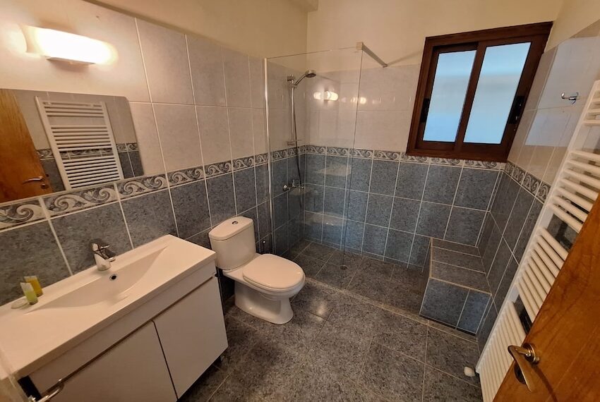 For rent 5 bed villa with pool Tremithousa_8