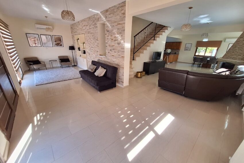 For rent 5 bed villa with pool Tremithousa_9