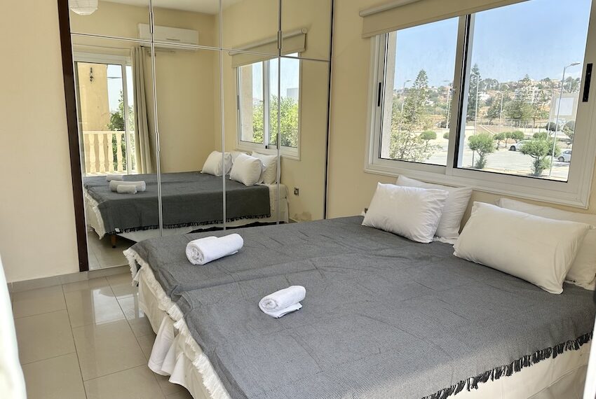 Kings beach 2 bed apartment for rent Paphos_6