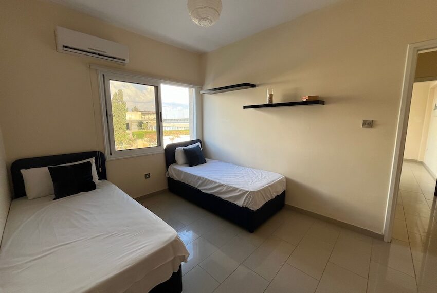 Kings beach 2 bed apartment for rent Paphos_8