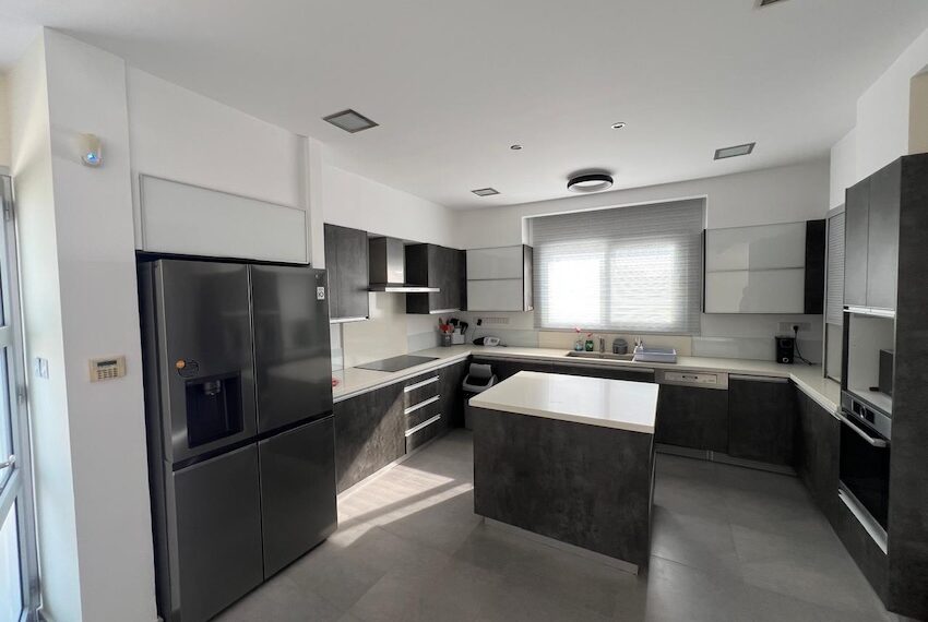 Villa for sale on large plot Paphos_13