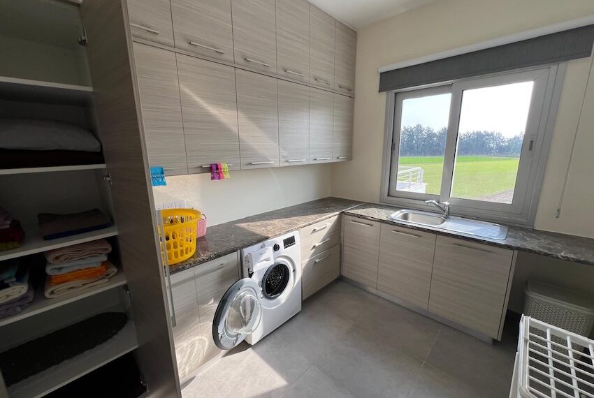 Villa for sale on large plot Paphos_21