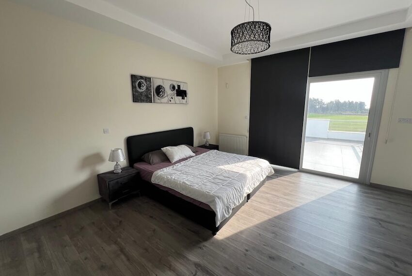 Villa for sale on large plot Paphos_22