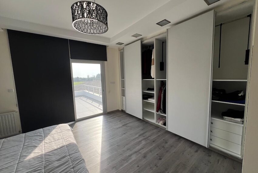 Villa for sale on large plot Paphos_23